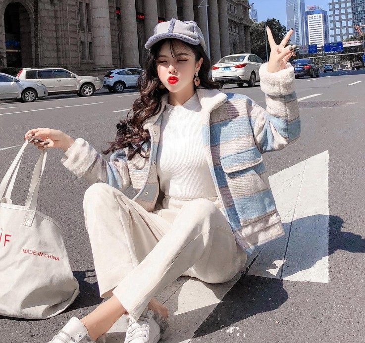 New loose checkered thickened windbreaker, short and versatile woolen coat for petite people Application Scenario