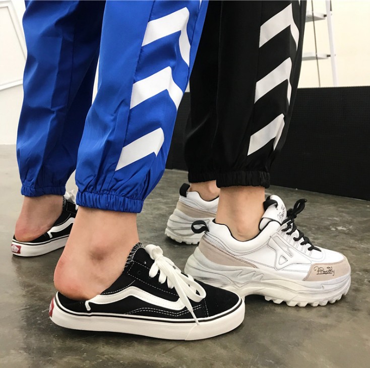 Tight-fitting sportswear pants for women in Hong Kong style are super popular in hiphop street style. They are stylish and loose pants for hip-hop girls in bf style details Picture