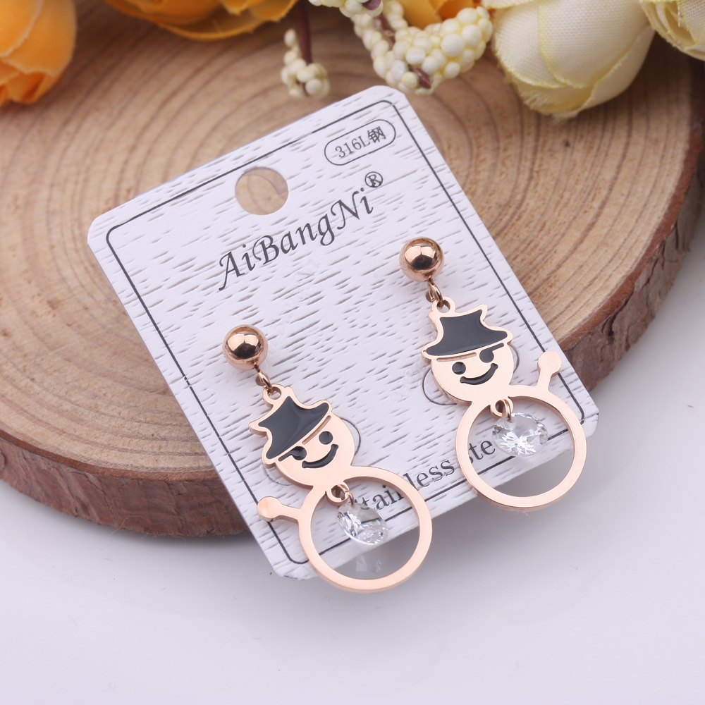 10-yuan store accessories: anti-allergy titanium steel earrings, trendy and fashionable stud earrings, versatile and elegant earrings for women
