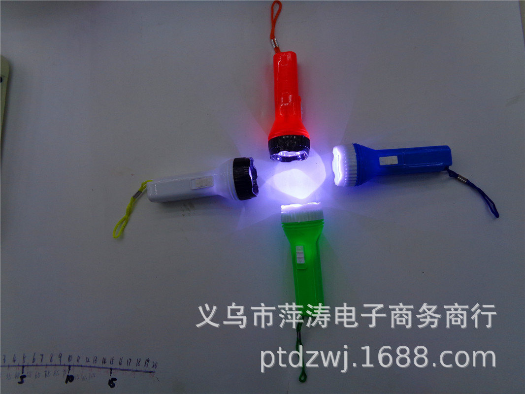 钥匙扣礼品LED手电筒K10小夜灯义乌儿童塑料玩具地摊货源厂家直销