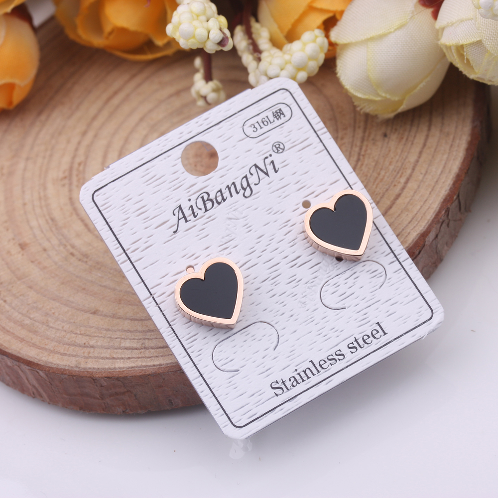 10-yuan accessory supply: titanium steel rose gold anti-allergy stud earrings, Korean-style versatile small earrings for women