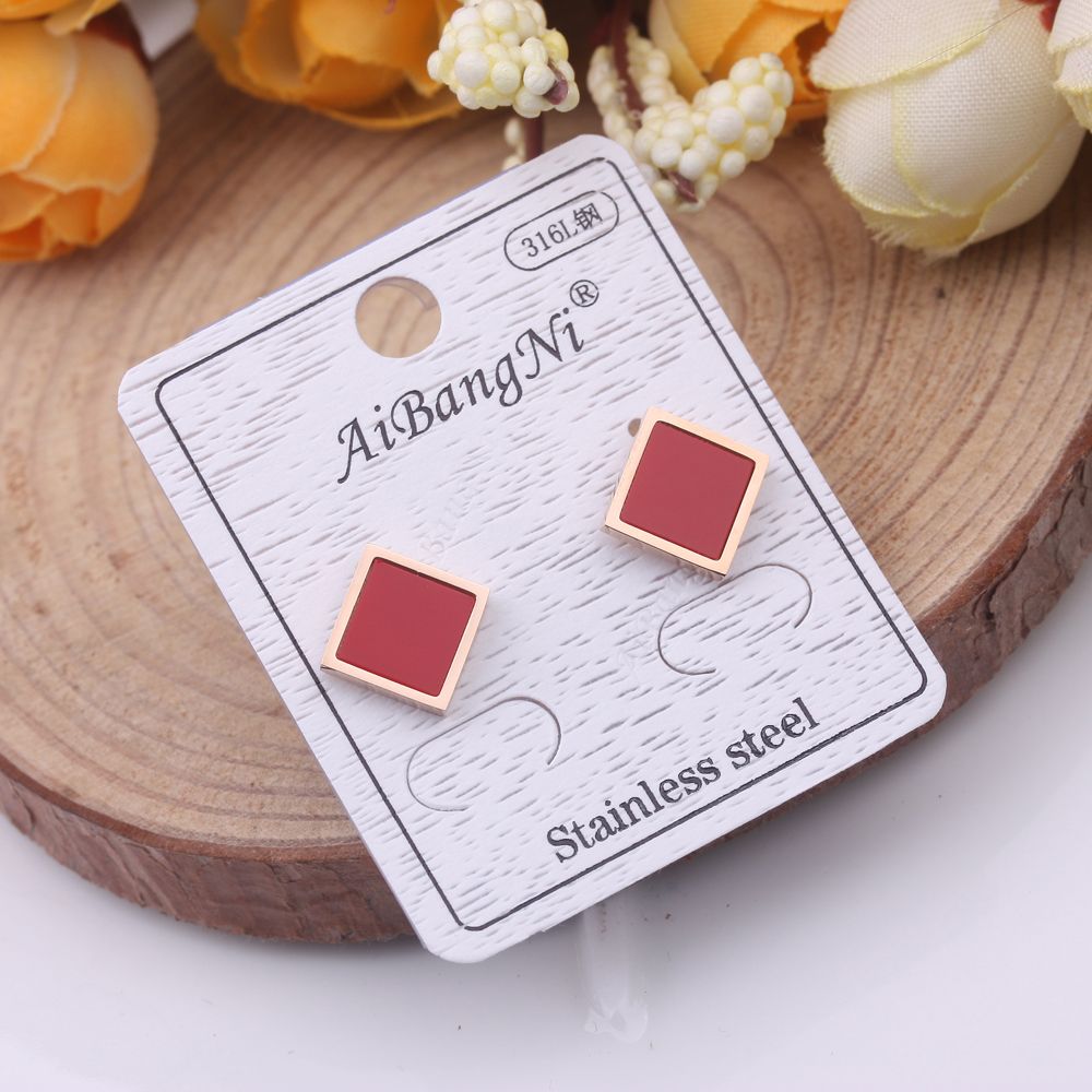 10-yuan accessory supply: titanium steel rose gold anti-allergy stud earrings, Korean-style versatile small earrings for women Specification image