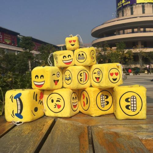 Plush toy dice pendant, plush pendant, smiling face expression dice pendant, suction cup hook expression pendant full figure