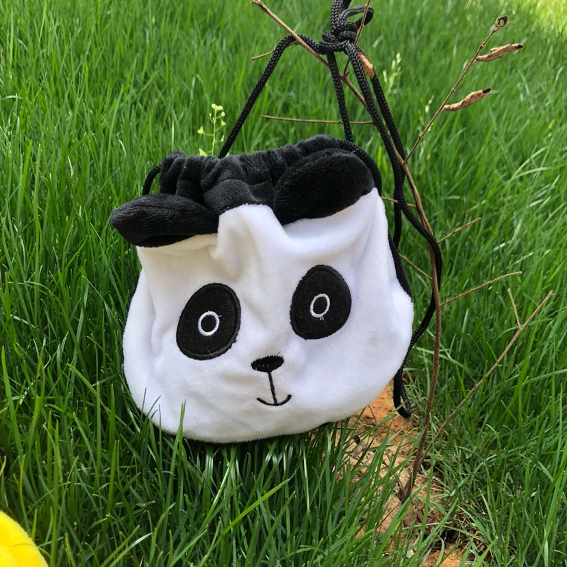 Plush toy bag, panda bag, panda cartoon candy bag, pull-out bag, diagonal backpack details Picture