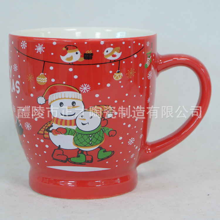 Customized Christmas promotional gifts can be printed with logos, mugs, advertisements, ceramic cups and creative coffee cups details Picture