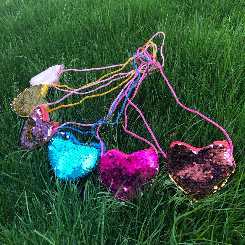 New heart-shaped sequined bag, Sparkling bag, sequined heart-shaped wallet, coin purse, sequined heart crossbody bag, heart-shaped bag