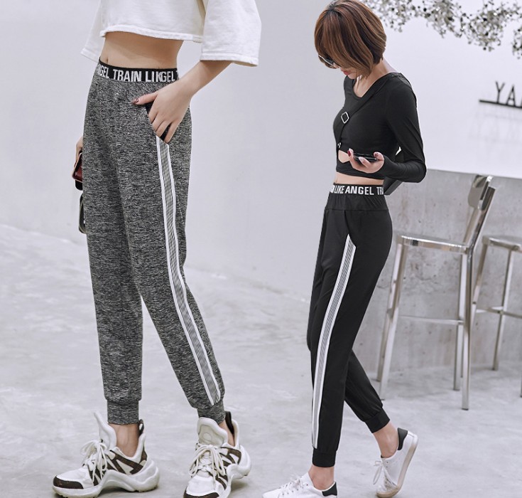 Women's Instagram trend sportswear pants 2019 Spring and Autumn new Loose black nine-inch tapered casual Halon radish pants Thin style