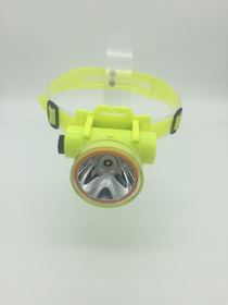 Professional diving flashlight underwater special strong light super bright catch fish headlamp