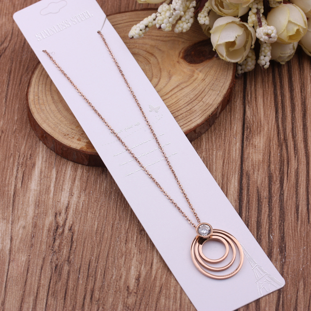 Wholesale of new titanium steel necklaces for women, Korean rose gold collarbone chains, short and versatile pendants from the jewelry store Application Scenario