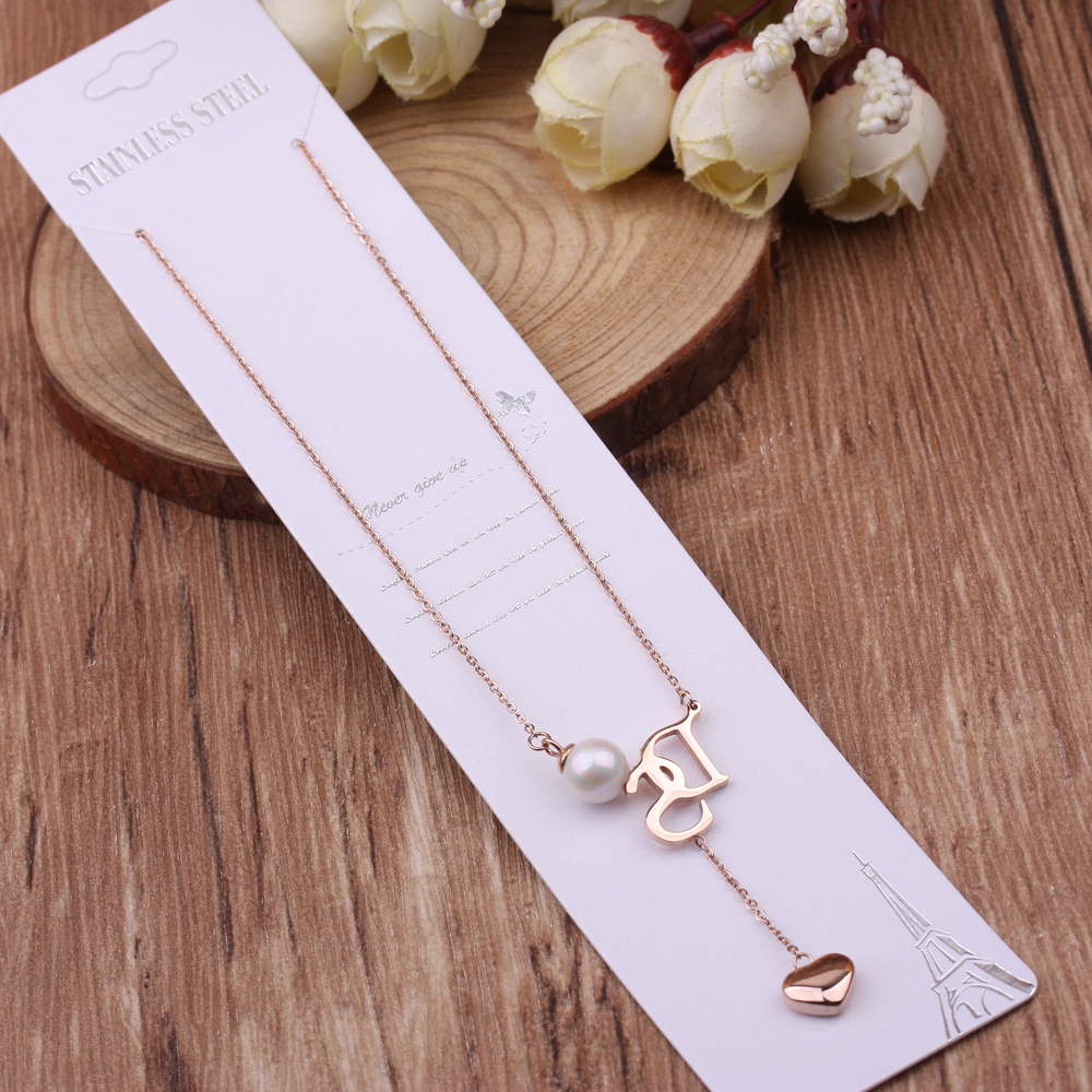 Boutique accessories, trendy and fashionable, the same style as the Internet celebrity necklace, butterfly pendant, collarbone chain, rose gold titanium steel neck chain Specification image