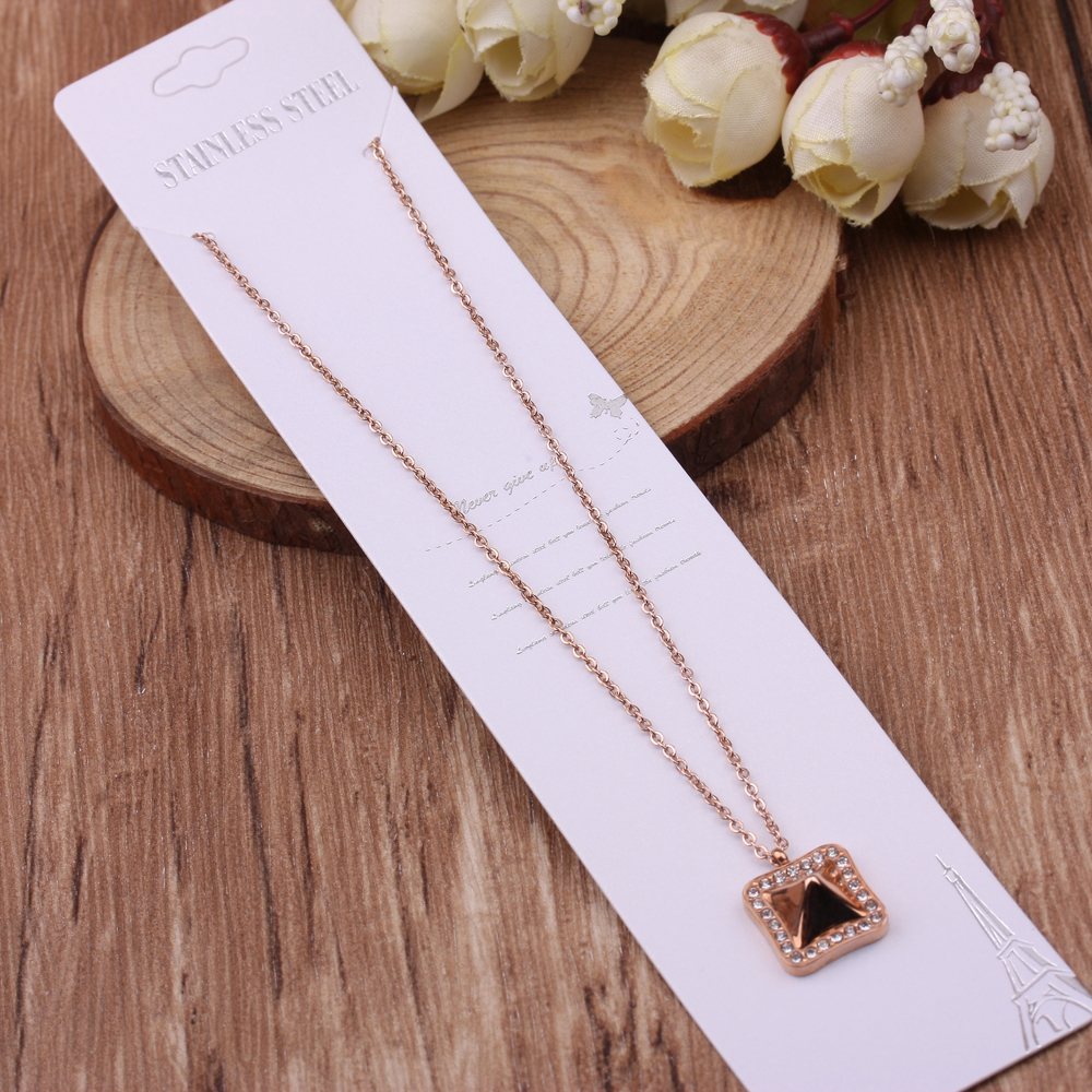Boutique accessories, trendy and fashionable, the same style as the Internet celebrity necklace, butterfly pendant, collarbone chain, rose gold titanium steel neck chain Application Scenario
