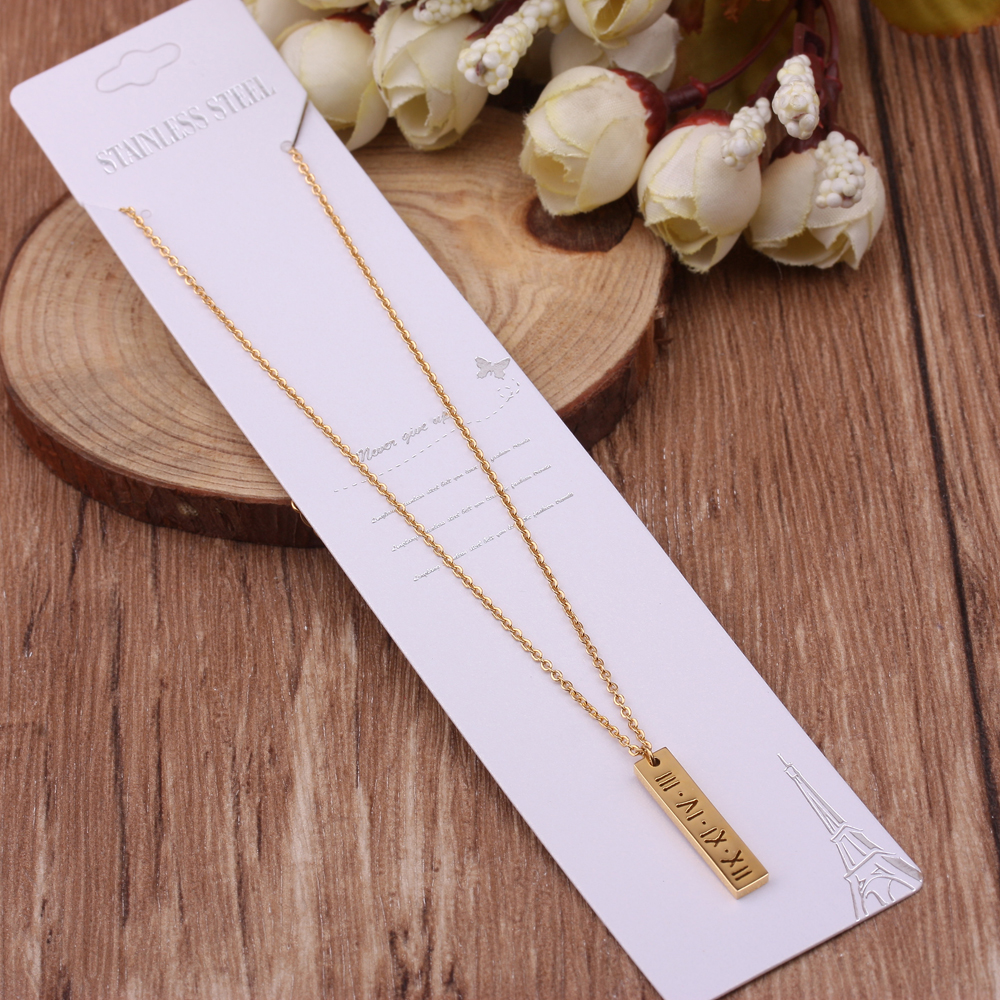 The jewelry store supplies trendy and fashionable necklaces, butterfly pendants, collarbone chains, rose gold titanium steel necklaces that are the same as those of Internet celebrities Application Scenario