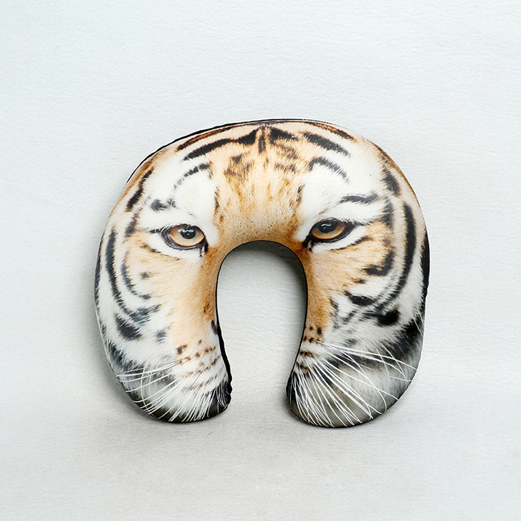 Customized wholesale of 3D printed animal head leopard print neck pillows, foam particle U-shaped neck pillows, car neck pillows and midday rest pillows Application Scenario