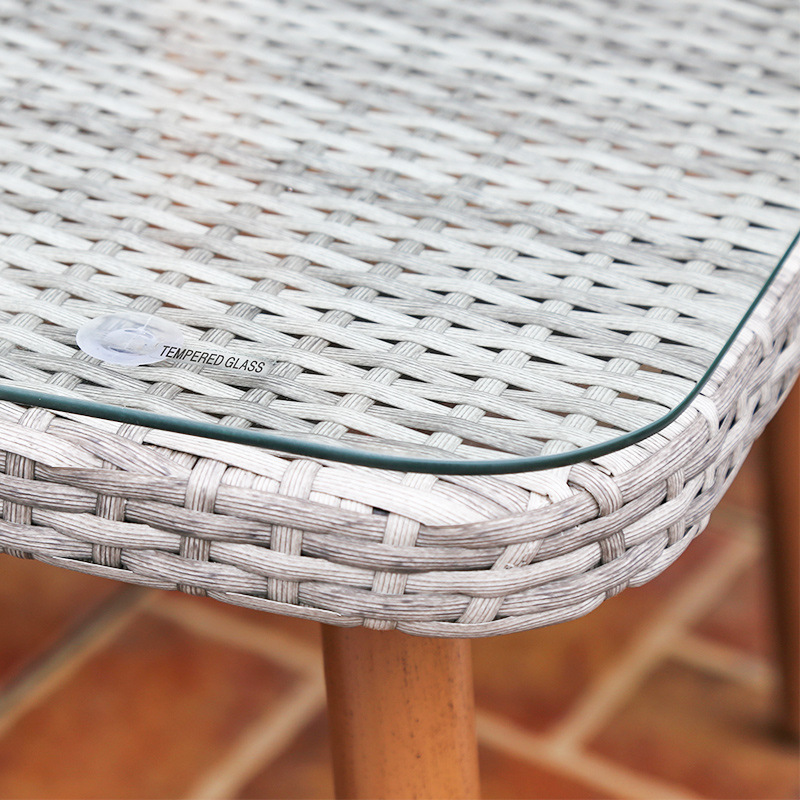 藤编桌椅实物图