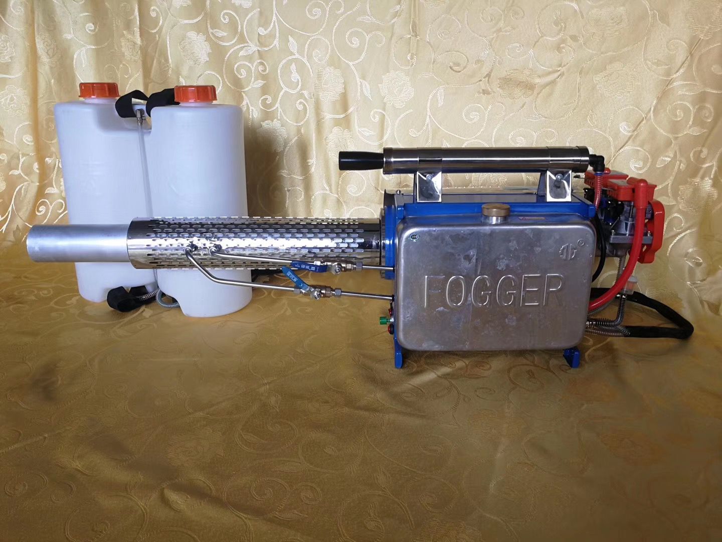 Smoke machine, dual-purpose machine for smoke, water and mist, garden pest control, fruit tree greenhouse pesticide machine full figure