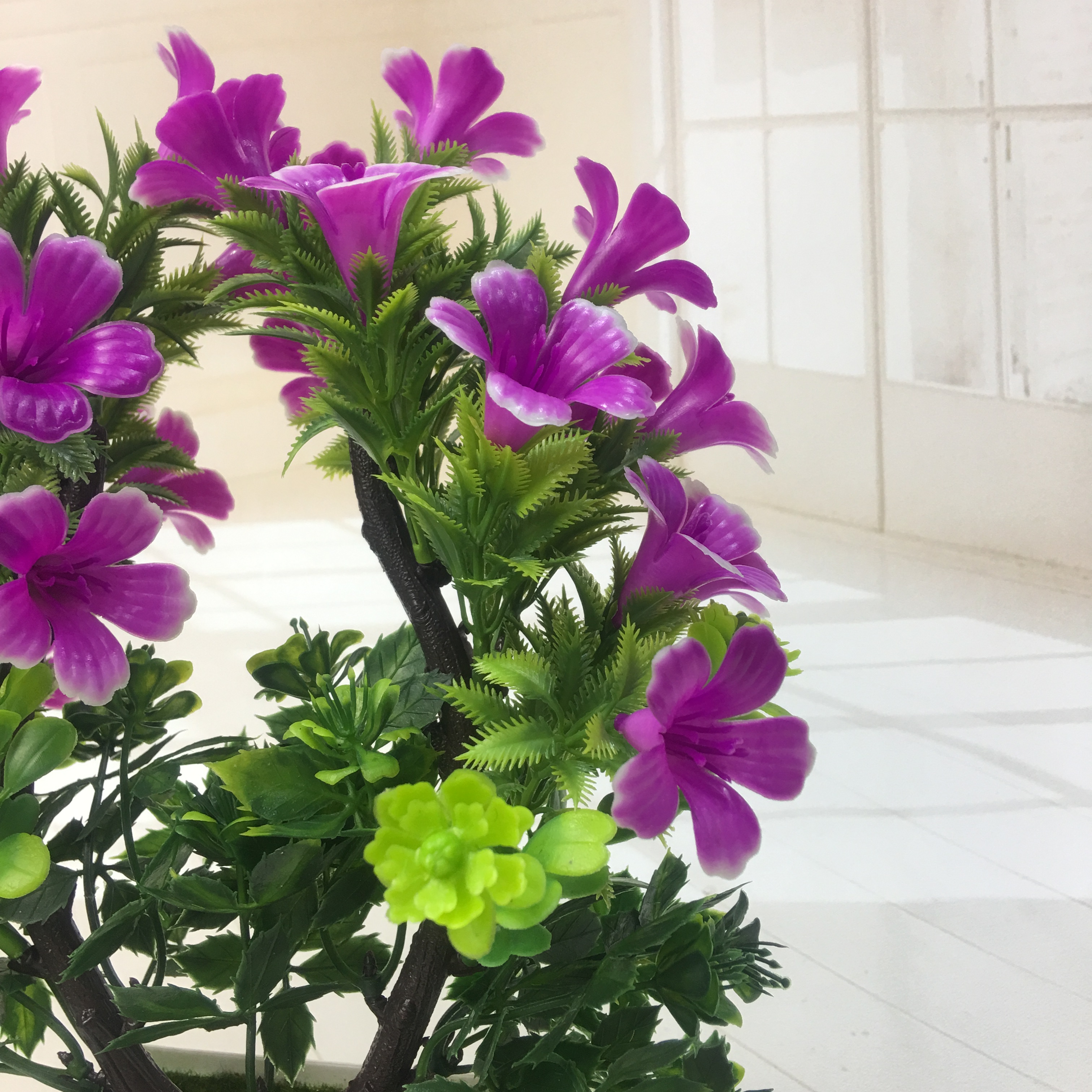 Mini artificial bonsai flowers, small potted plants, factory direct sales of artificial flower plants Application Scenario