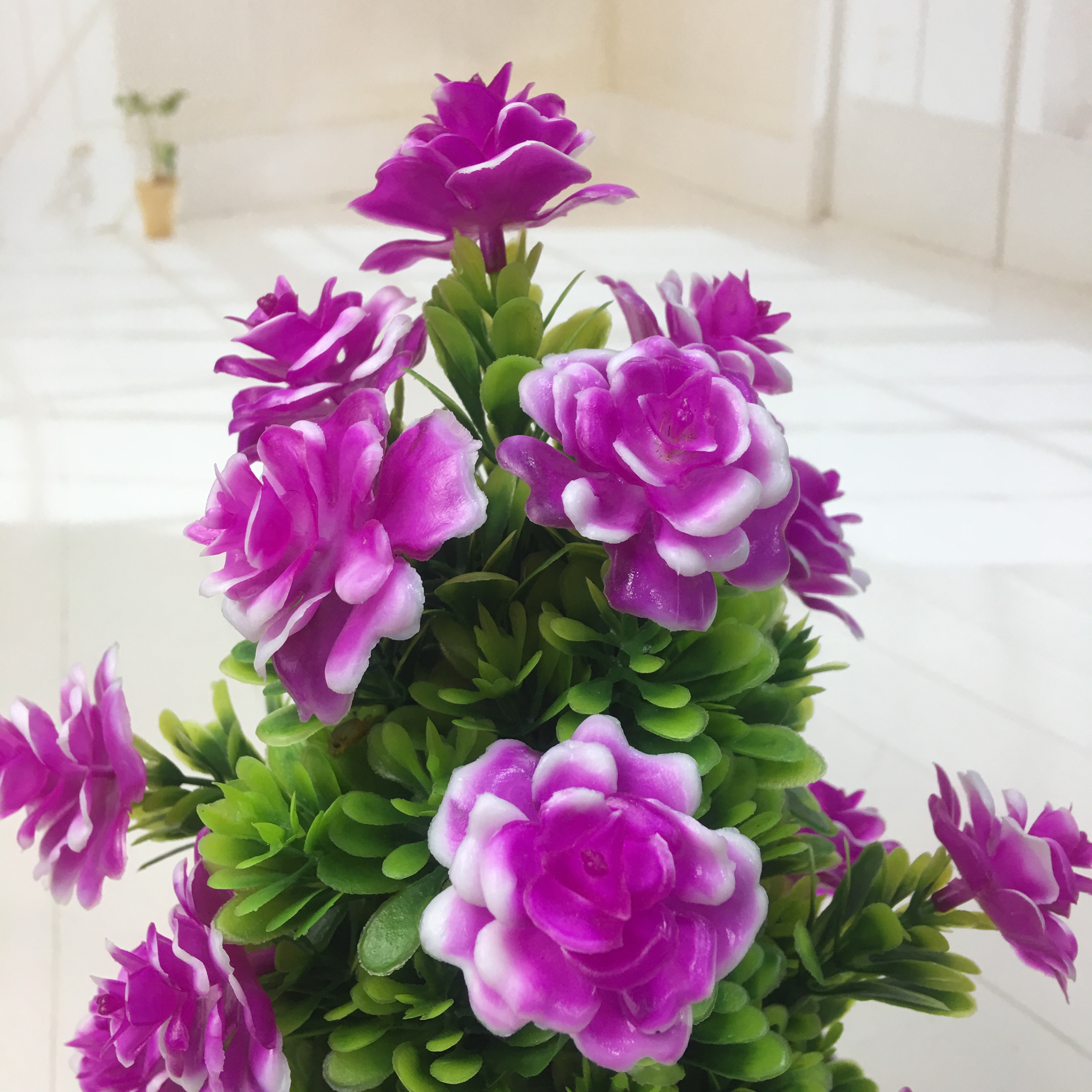 Mini artificial bonsai flowers, small potted plants, factory direct sales of artificial flower plants Application Scenario