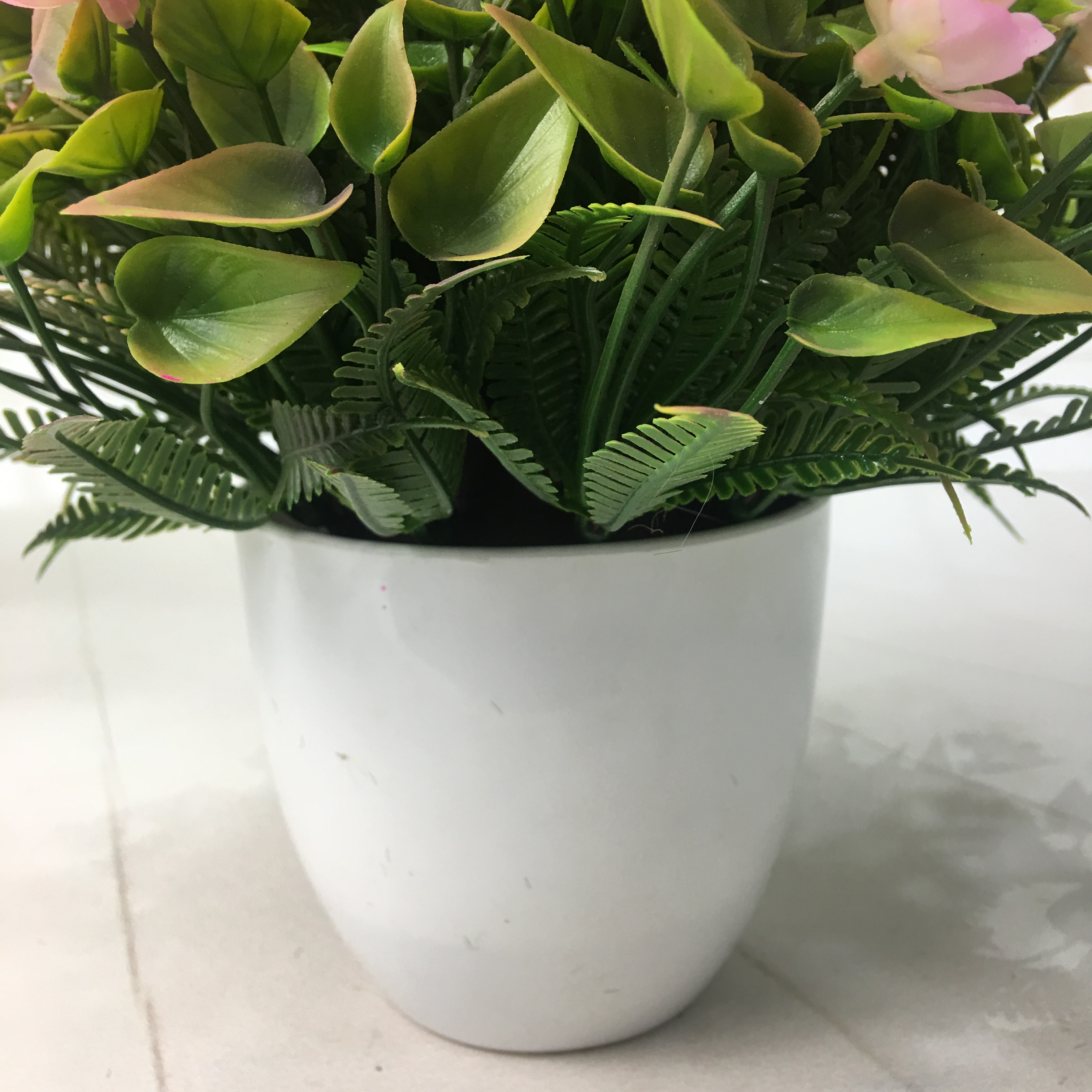Mini artificial bonsai flowers, small potted plants, factory direct sales of artificial flower plants Application Scenario