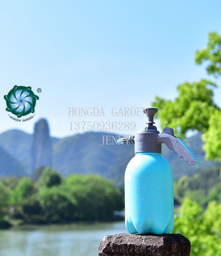 Gardening watering sprayer, water bottle, spray bottle, water spray bottle, pressure flower-growing tool, 2-liter new model spray bottle full figure