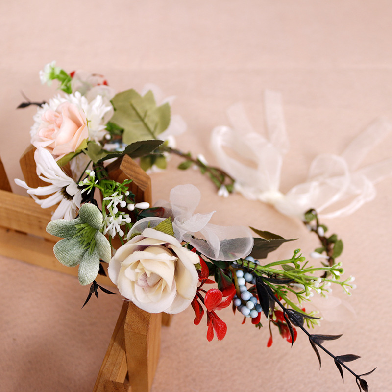 Foreign trade source simulation rose flower garlands, rattan strips, European and American brides' wedding travel hair, forest-style hair bands and headbands details Picture