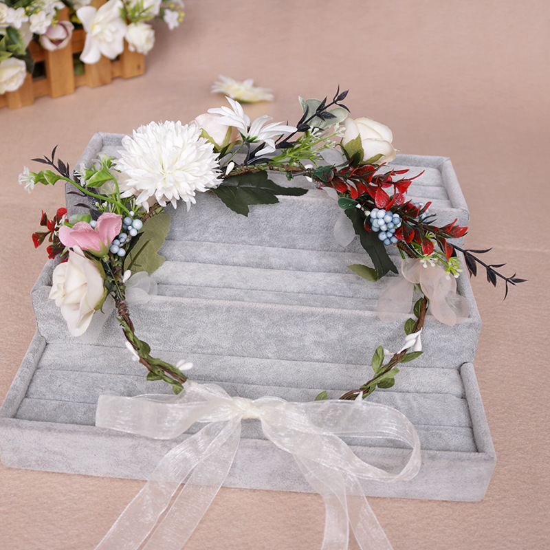 Foreign trade source simulation rose flower garlands, rattan strips, European and American brides' wedding travel hair, forest-style hair bands and headbands Application Scenario