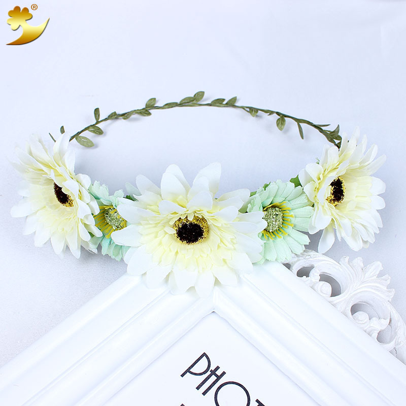 Japanese and Korean-style sunflower wreaths for brides, bridesmaids, children, headwear, headbands, headflowers, photo shoots, spring outings and outdoor activities wholesale details Picture