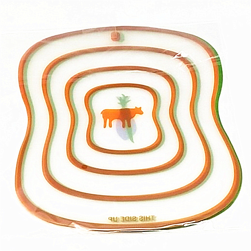 Sunshine Department Store Kitchen household plastic mini cutting board, anti-mold large size complementary food cutting and fruit cutting board Application Scenario