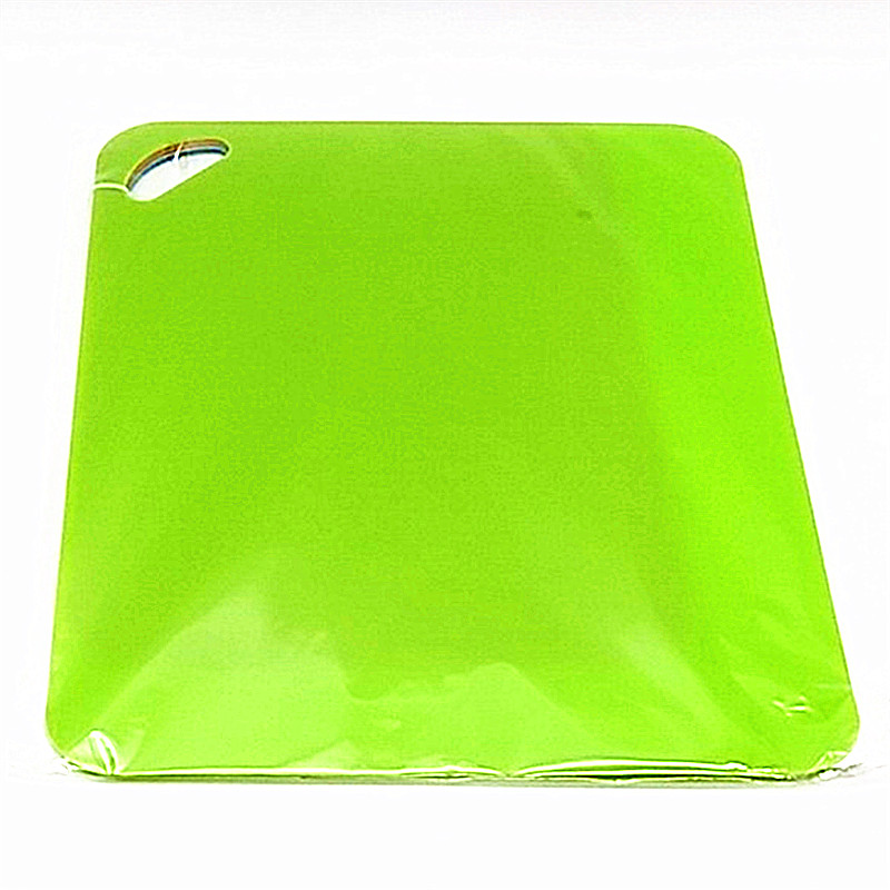 Sunshine Department Store Kitchen household plastic mini cutting board, anti-mold large size complementary food cutting and fruit cutting board Application Scenario