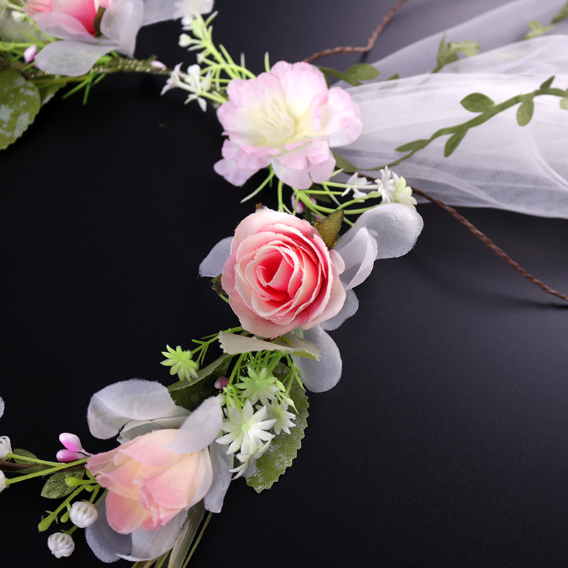 Factory direct sales of off-white mesh flower garlands, European rose simulation flower wedding gowns, headscarves, and Hawaiian photo headwear for brides Application Scenario