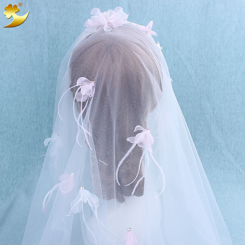 A long, soft and short wedding dress headscarf in the style of a white lady with a trailing Korean-style veil Specification image