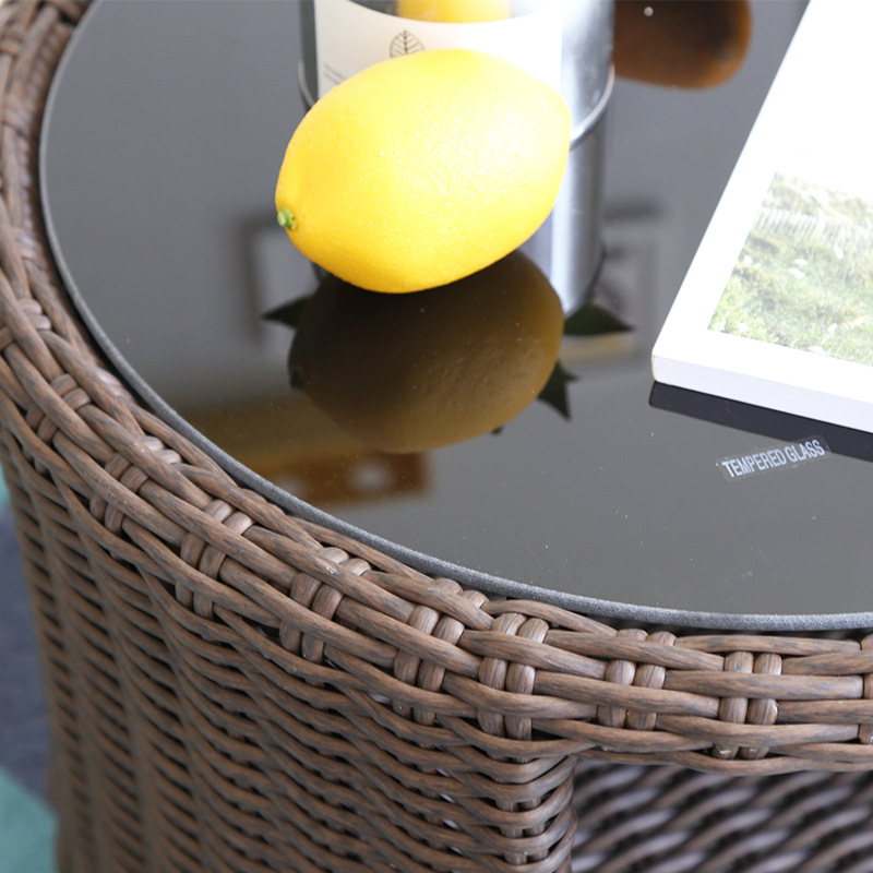 藤编桌椅实物图