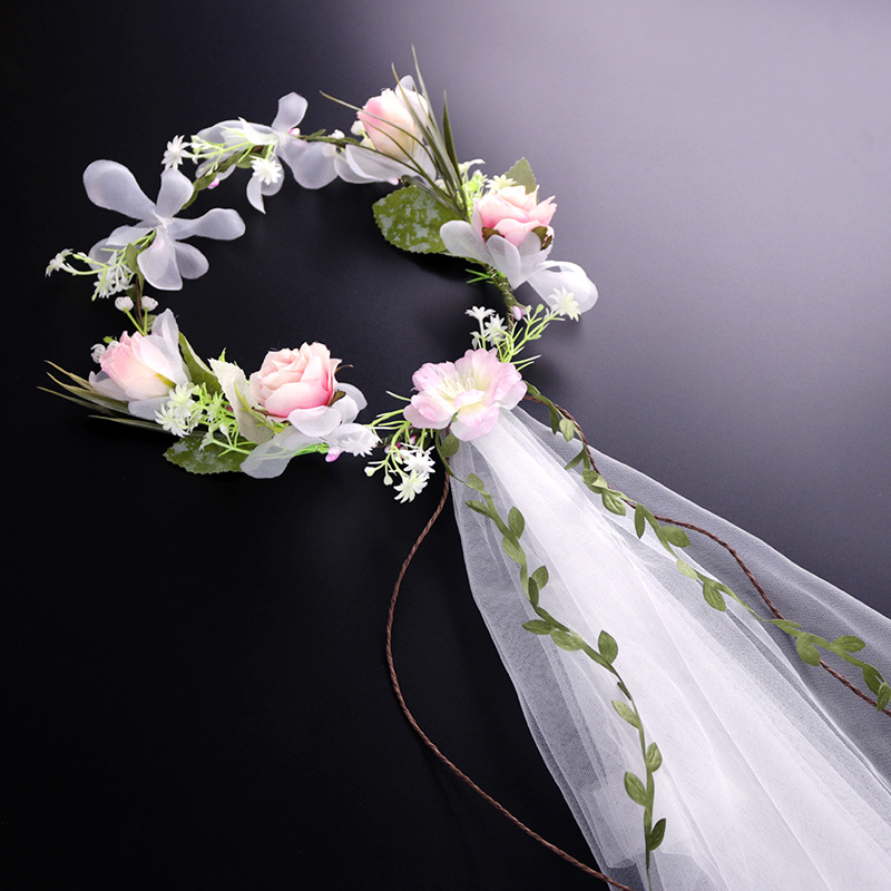 Factory direct sales of off-white mesh flower garlands, European rose simulation flower wedding gowns, headscarves, and Hawaiian photo headwear for brides