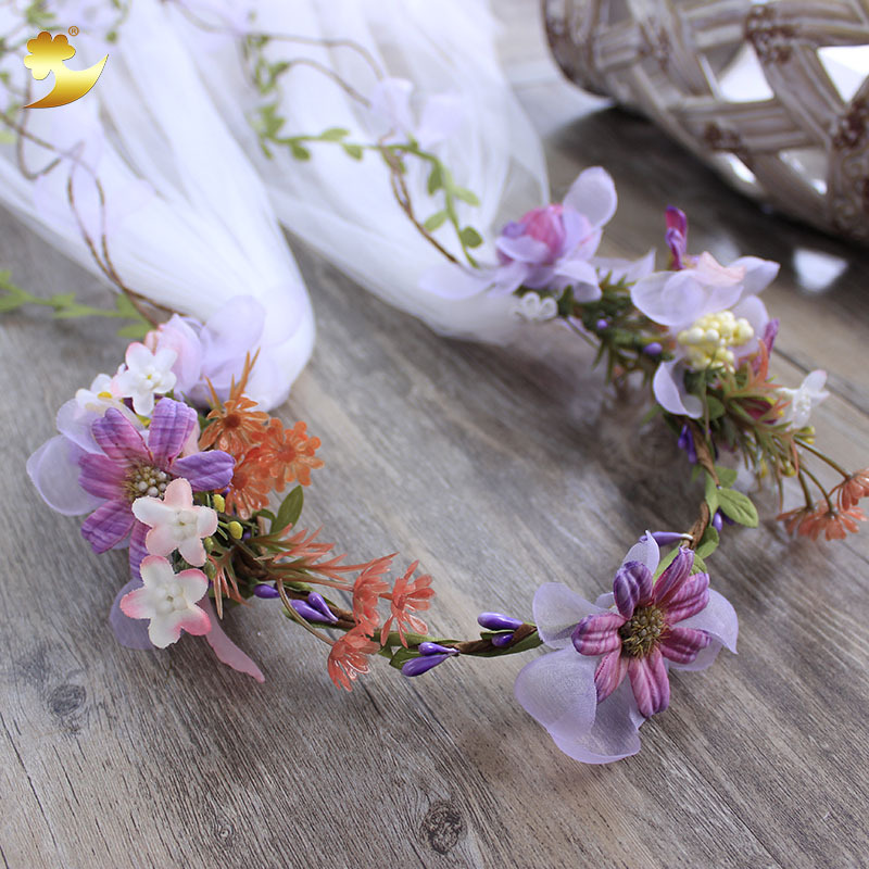 European and American exaggerated two-color garland veil for brides, hand-woven purple and red two-color rose bud garland veil Application Scenario