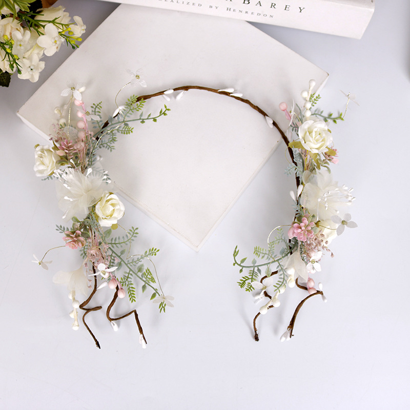 The bride's headwear is a forest-themed garland in 2019, a new style of Xianmei Starry Sky dried flower hair accessory, and a wedding photography headband Specification image
