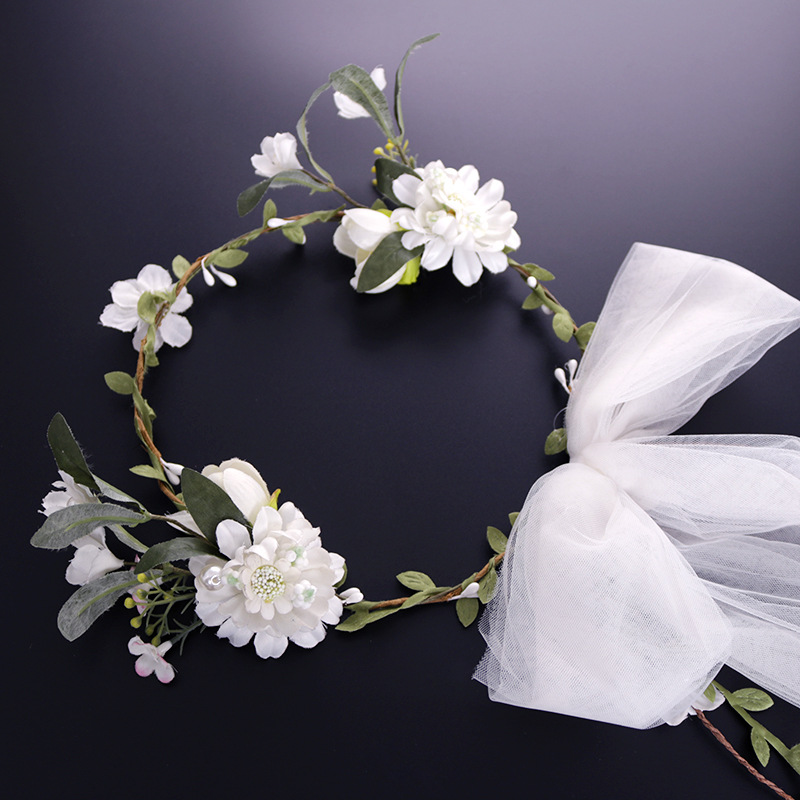 Foreign trade source: beige flower wreath veil, European and American rattan simulation flower princess headband, bow headband, wedding dress headwear Specification image