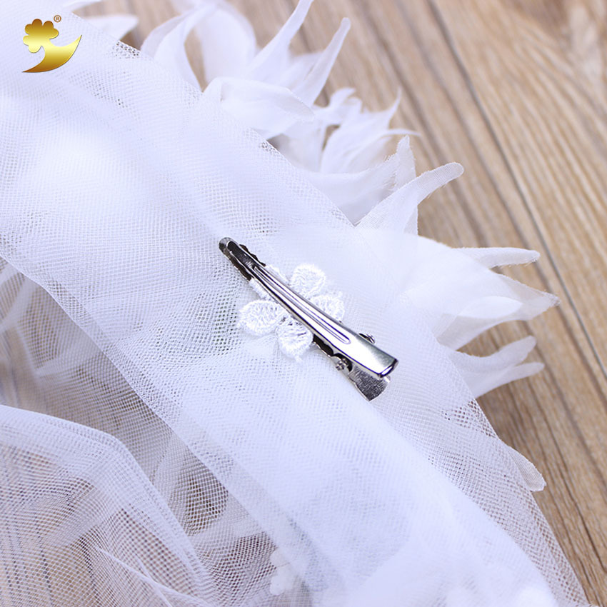 Design new European and American double-layer beige chrysanthemum bridal white wedding dress, garland veil, children's princess dress and headwear details Picture