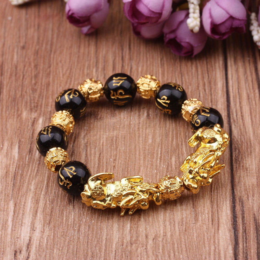 Gold sand bracelet, gold-plated color-preserving PI Xiu bracelet, couple jewelry for men and women, as a gift Application Scenario