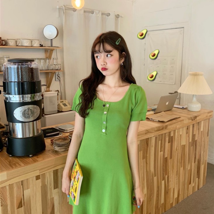 Retro single-breasted, form-fitting knitted dress that exposes the collarbone Specification image