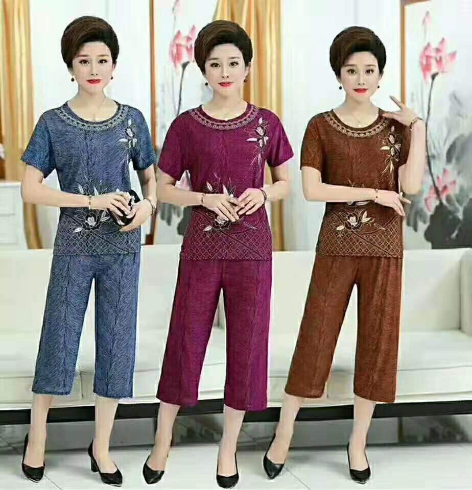 Direct sales from the manufacturer of gold-embossed short-sleeved women's clothing sets for middle-aged and elderly people, large-sized casual wear sets for mothers