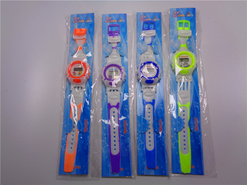 儿童发光运动手表 地摊爆款小白腕表 男女学生赠送礼品 厂家直销