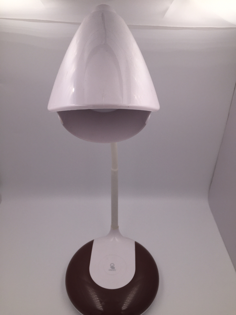 Nordic creative personality table lamp simple retro style reading table lamp decorative light