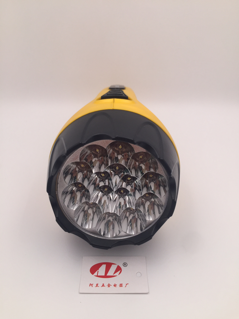 充电式手电筒户外照明手电 徒步野营照明灯