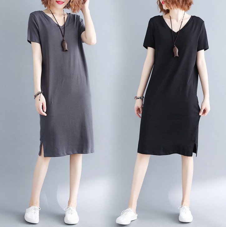 A chubby girl's large-sized dress that covers her belly makes her look younger, stylish, loose and slimming. It's a trendy mid-length style Specification image