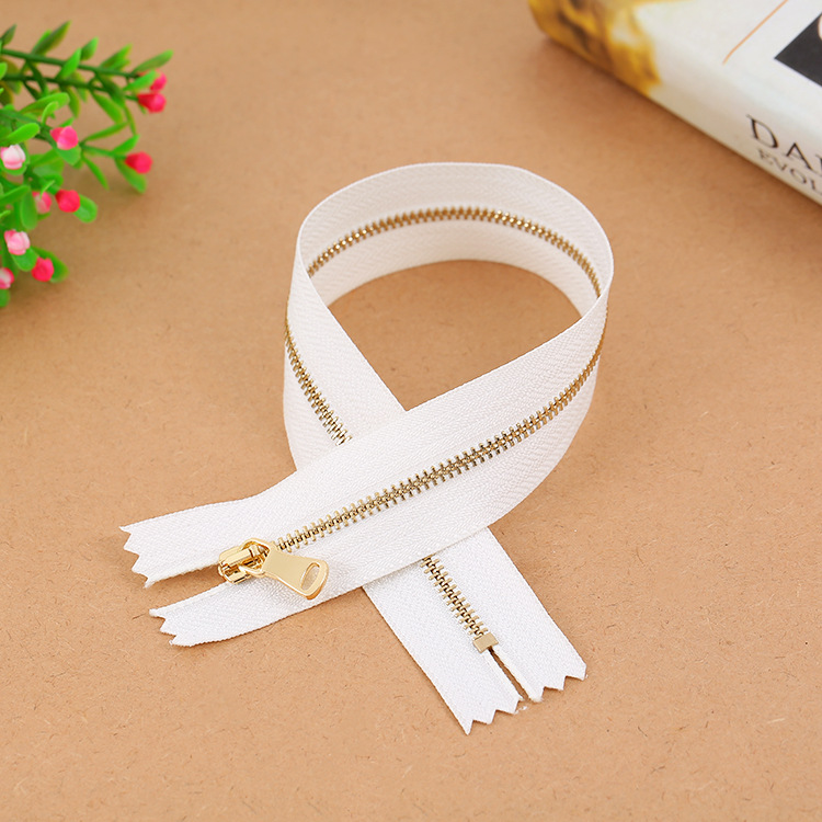 Manufacturers direct sales of high quality exquisite metal nylon zipper DIY bags clothing shoes zipper materials thumbnail
