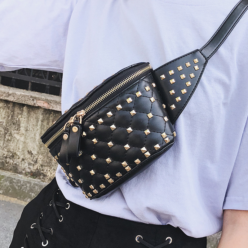 2019's best-selling fashionable women's bag, mobile phone bag, willow stud diamond-shaped personalized waist bag, single-shoulder crossbody bag Application Scenario