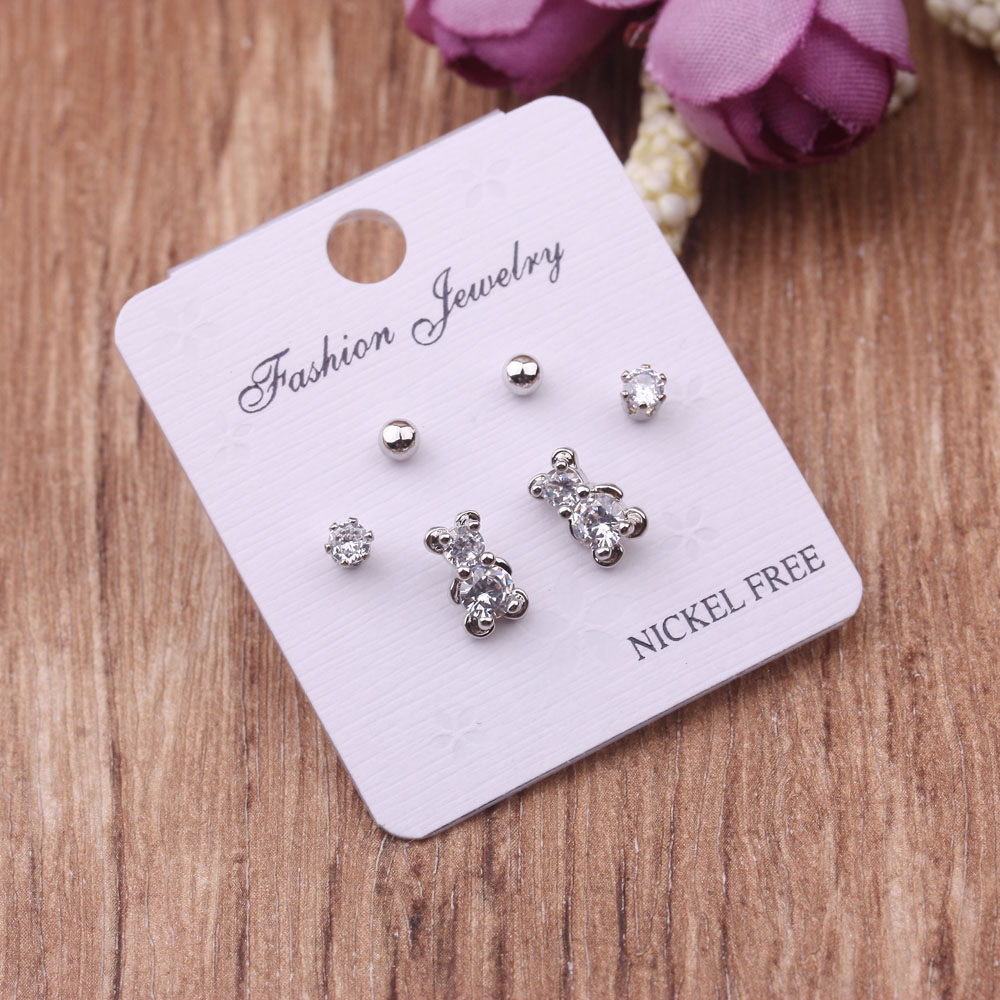 A 10-yuan store accessory Japanese purchase set of small ear studs, a delicate and sweet combination of zircon mini ear bone studs for women
