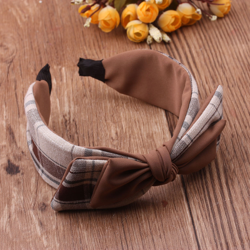 Boutique supply: Large silk bow headband, Korean pearl inlaid wide polka dot sweet headband, women's hair accessory Application Scenario
