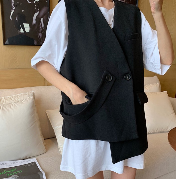 Korean style mid-length loose and versatile black slimming casual vest, a female Internet celebrity Application Scenario