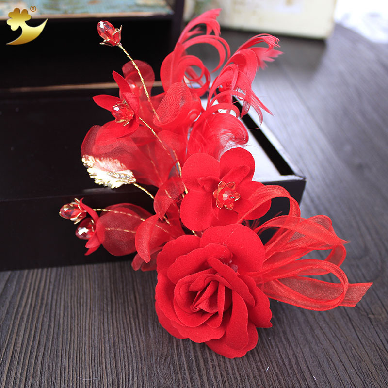 Wholesale of Korean-style bride red rose headwear, women's handcrafted pearl knot wedding flower hair accessories and headbands Application Scenario