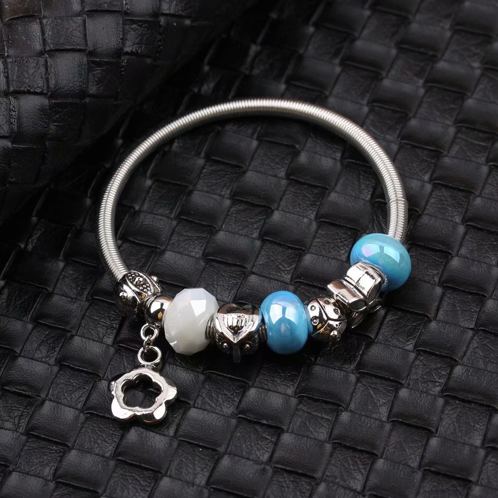 小商品配送白底实物图